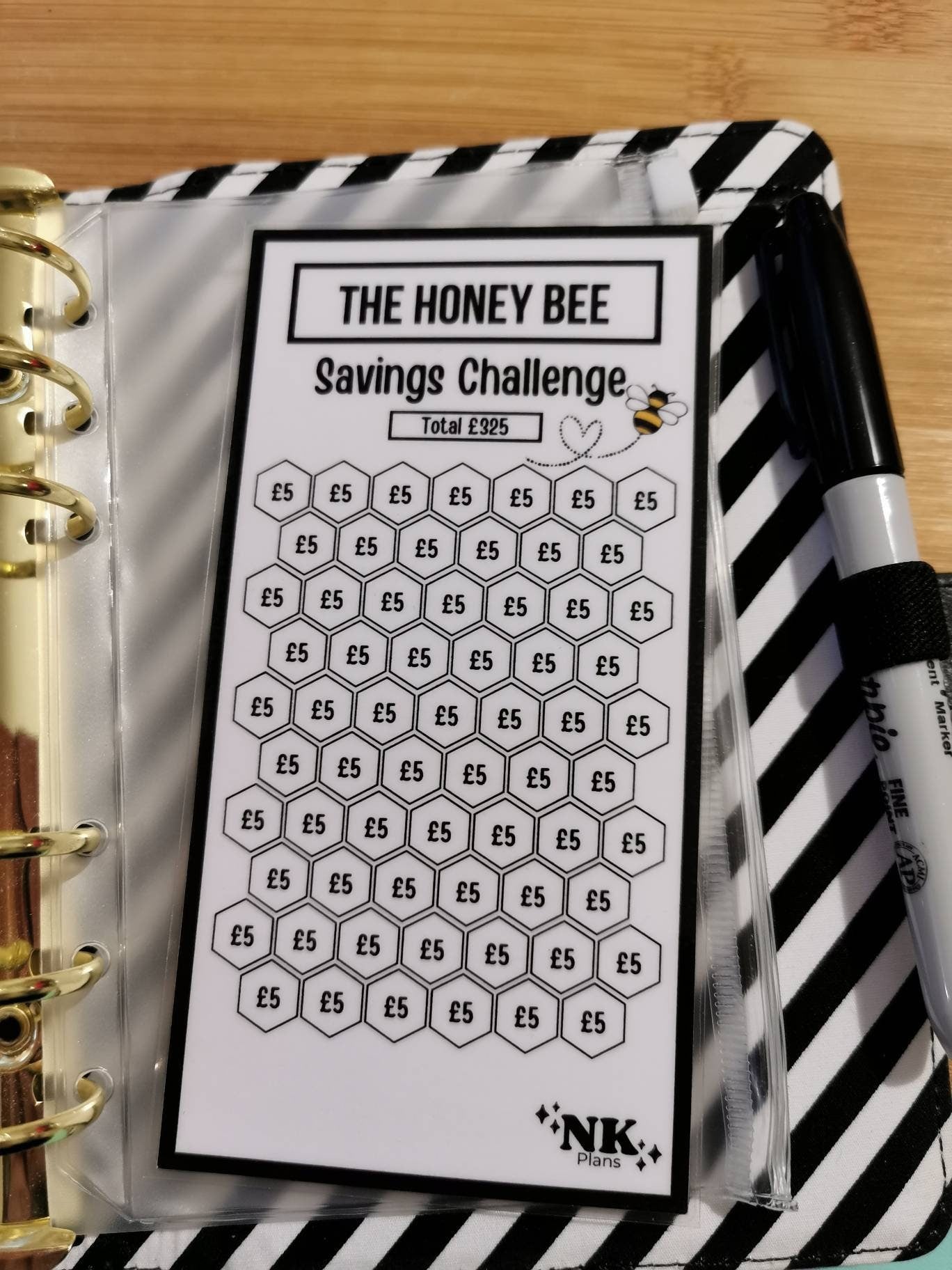 Bee savings. Honey bee savings challenge. savings tracker, budgeting. A6 savings challenge.